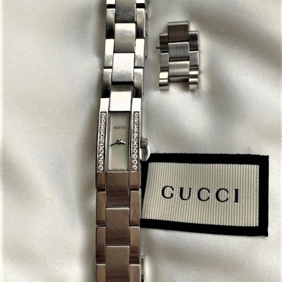 Gucci 4600L Stainless Steel Quartz Ladies Watch G1 - Picture 2 of 4